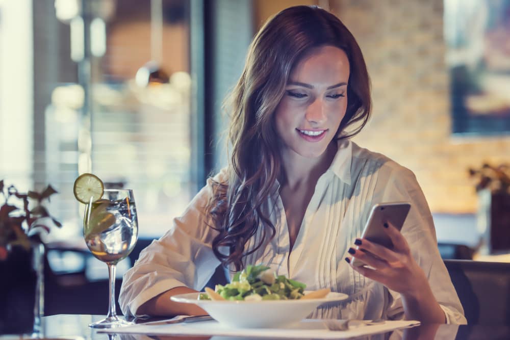 woman-business-meals.jpg